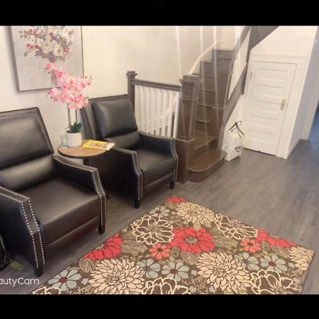 Brand New Bedroom With Tv Next Jhu Baltimore Exterior foto